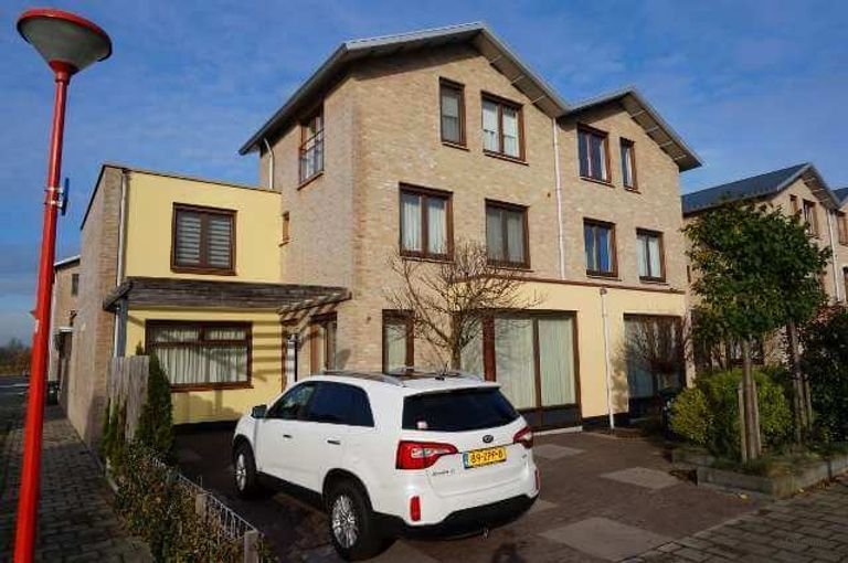 Royale hoekvilla met luxe leefkeuken - Afbeelding 1