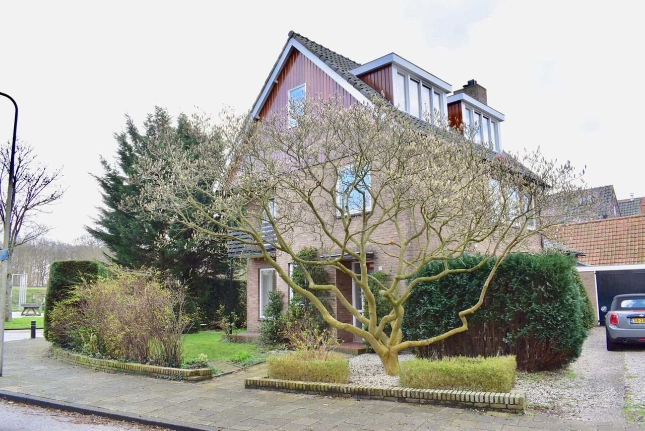 Vrijstaand gezinshuis in groen Heemstede - Afbeelding 1