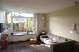 3 Bedrooms and south-facing garden