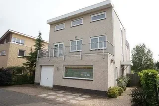 Vrijstaande villa in De Aker met zuidtuin