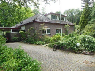 Vrijstaand huis in het bos