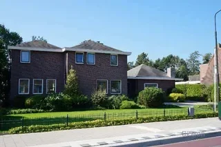 Vrijstaande villa met kantoor en sauna