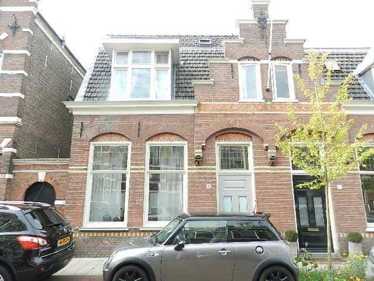 Furnished attic apartment in Haarlem - Image 1