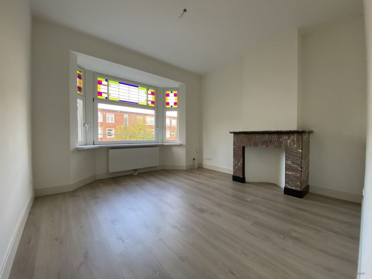 Gerenoveerd 5-kamer appartement met breed balkon - Afbeelding 8