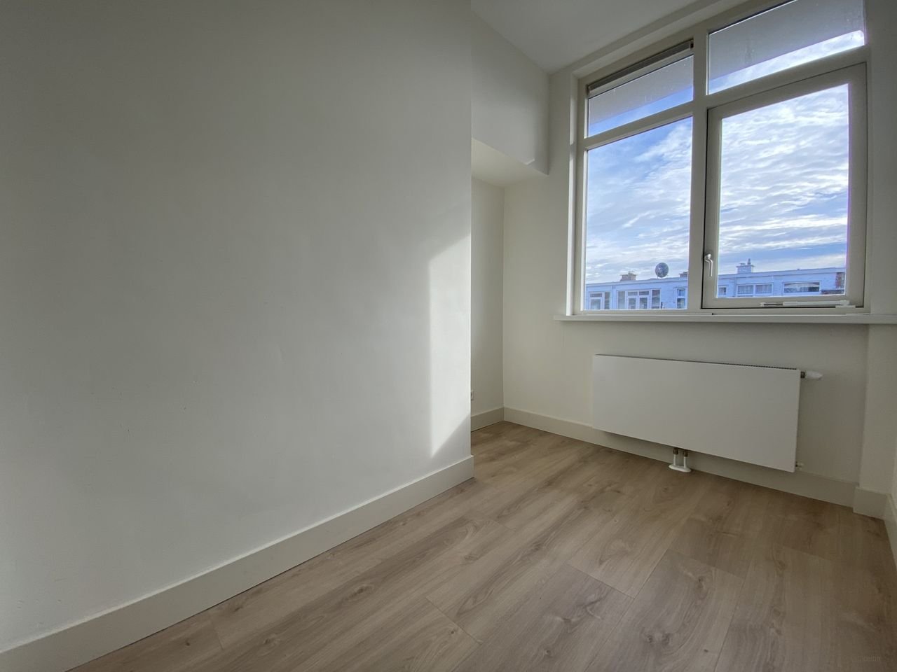Gerenoveerd 5-kamer appartement met breed balkon - Afbeelding 17