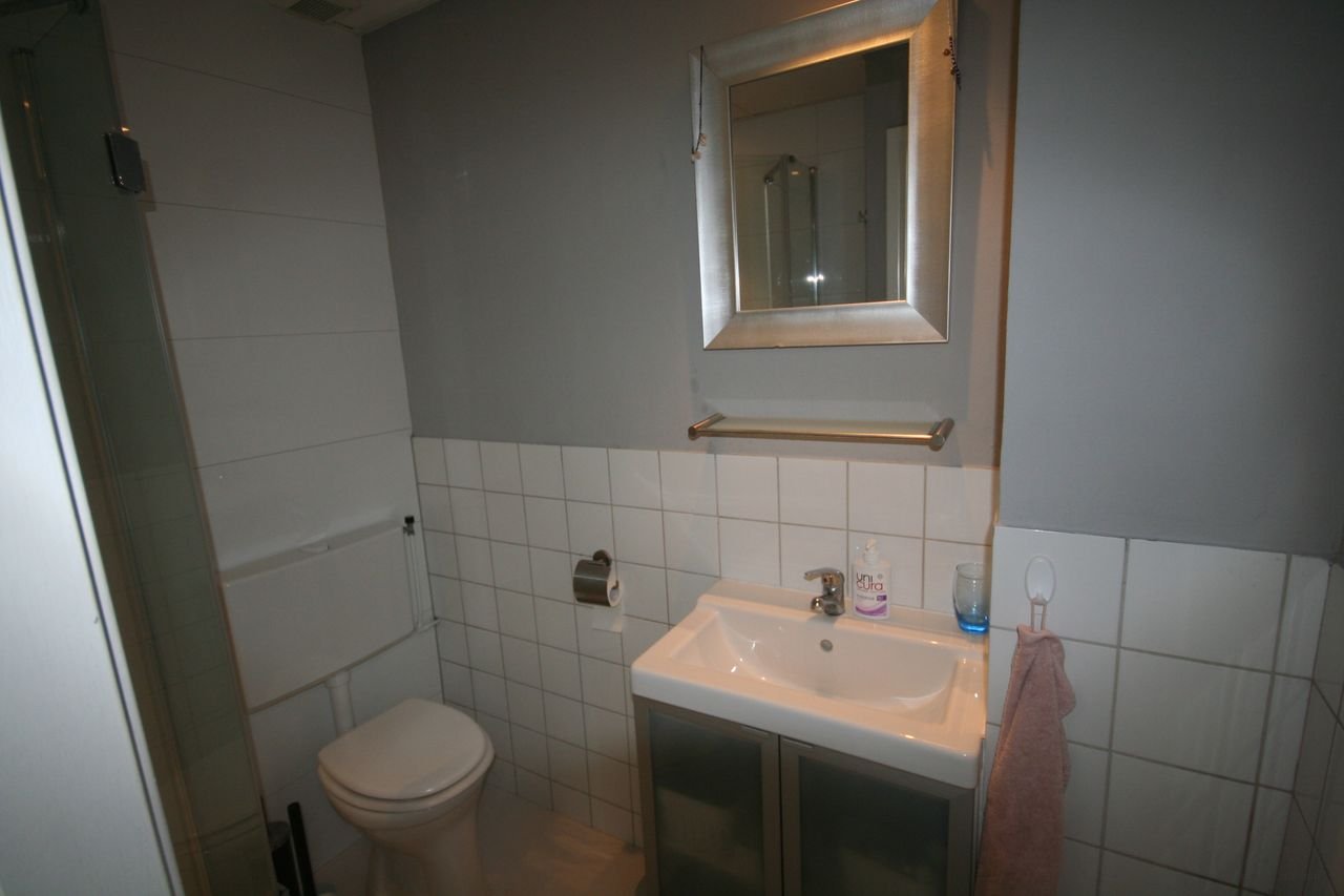 Spacious apartment with roof terrace on the Voorstraat - Image 4