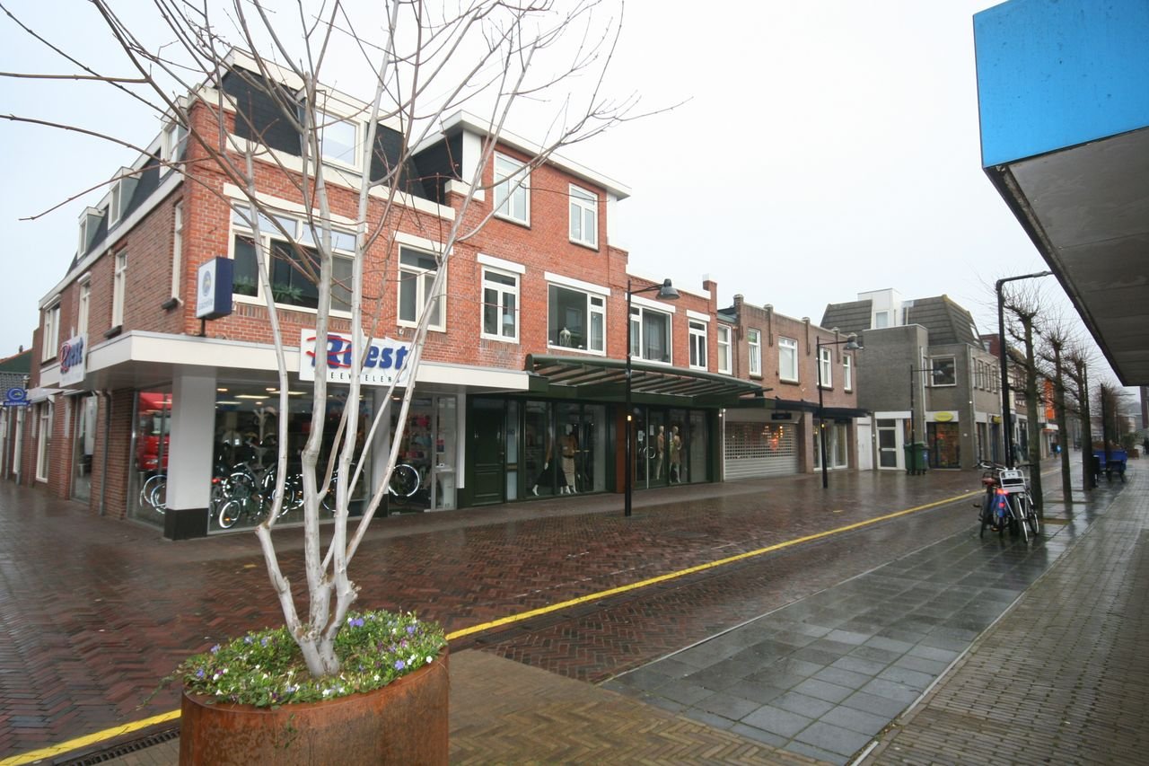 Spacious apartment with roof terrace on the Voorstraat - Image 24