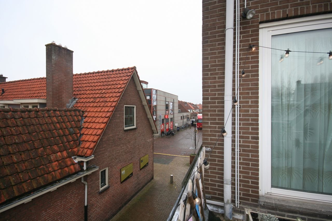 Spacious apartment with roof terrace on the Voorstraat - Image 20