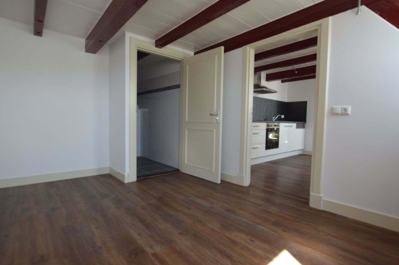 Spacious historic building on Aplein - Image 6