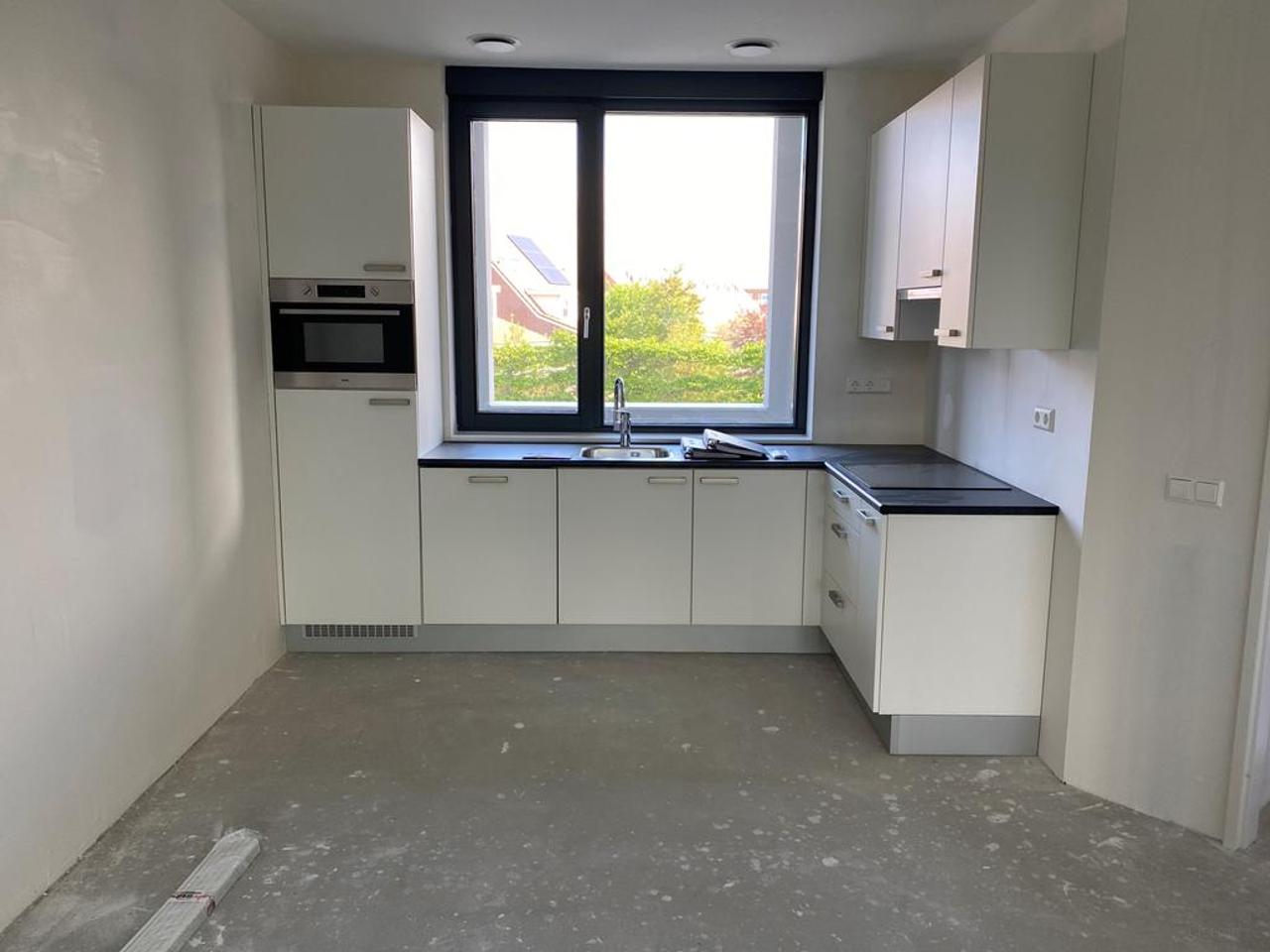 A++ Apartment with Balcony and Parking Space - Image 5