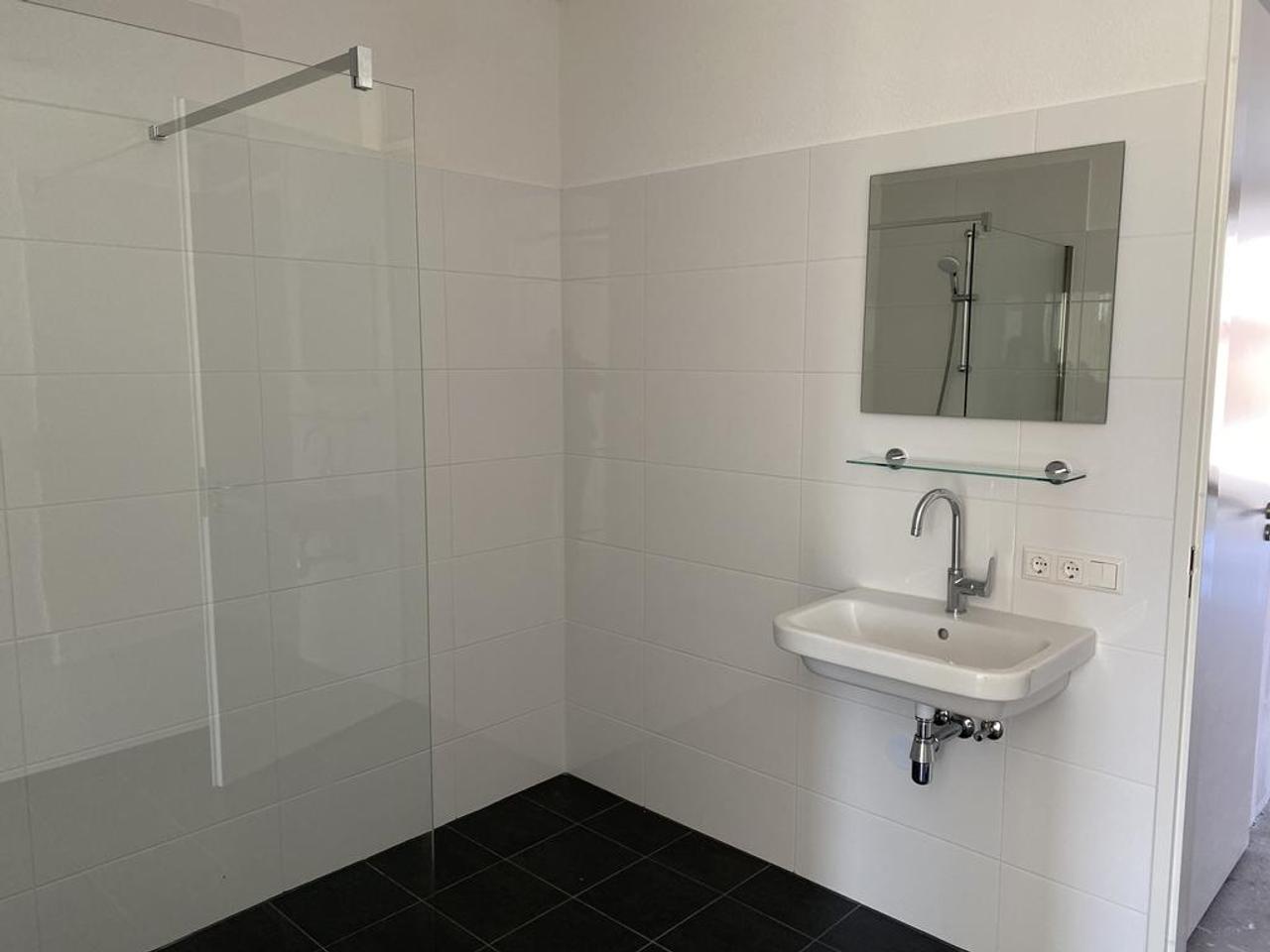 A++ Apartment with Balcony and Parking Space - Image 7