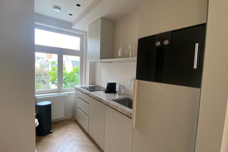 Gemeubileerd 2-kamerappartement met balkon - Afbeelding 5