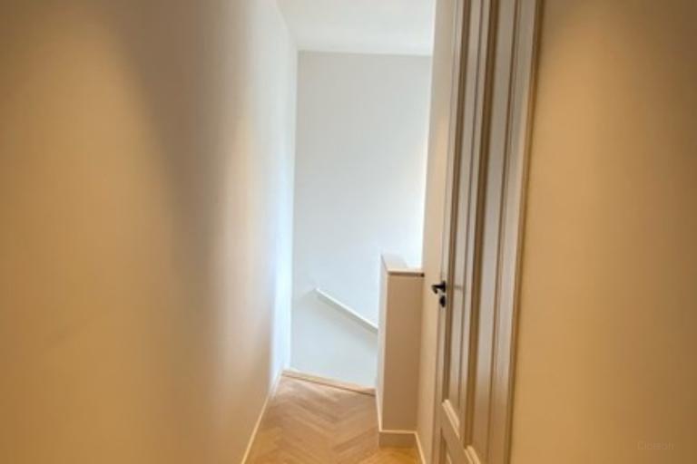 Gemeubileerd 2-kamerappartement met balkon - Afbeelding 6
