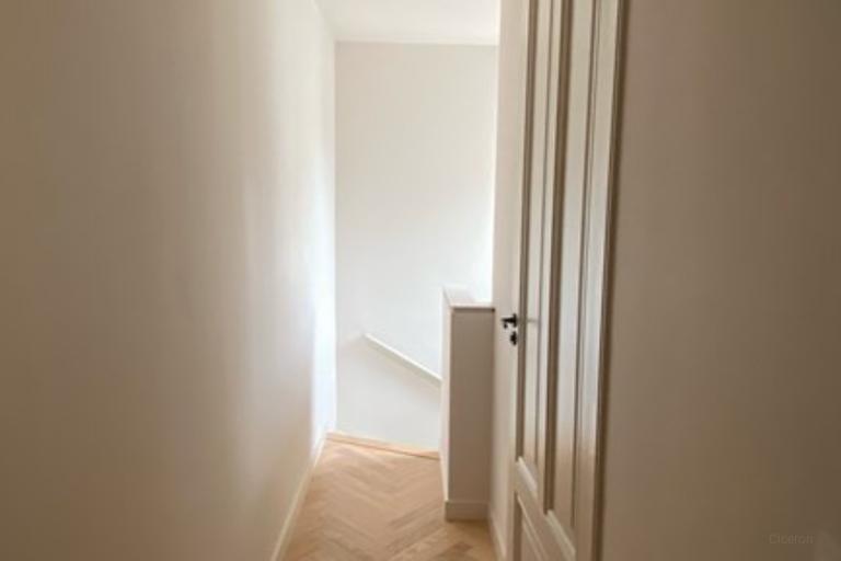 Gemeubileerd 2-kamerappartement met balkon - Afbeelding 8
