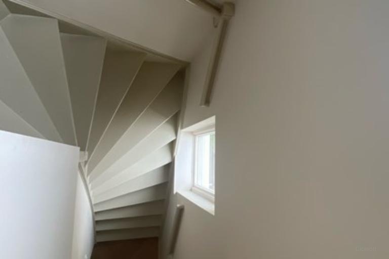Gemeubileerd 2-kamerappartement met balkon - Afbeelding 14