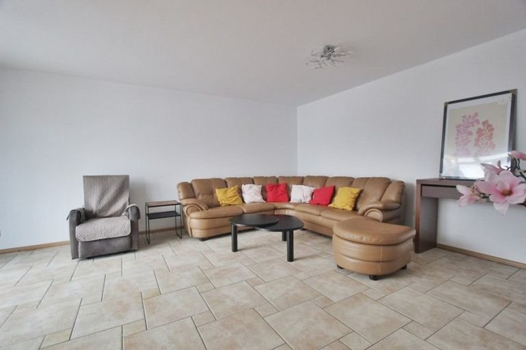 Ruime gezinswoning met serre in Almere - Afbeelding 9