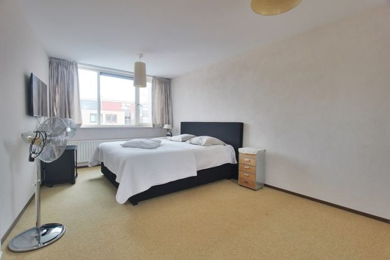 Ruime gezinswoning met serre in Almere - Afbeelding 15