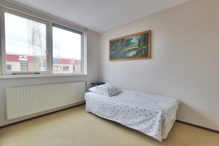 Ruime gezinswoning met serre in Almere - Afbeelding 18