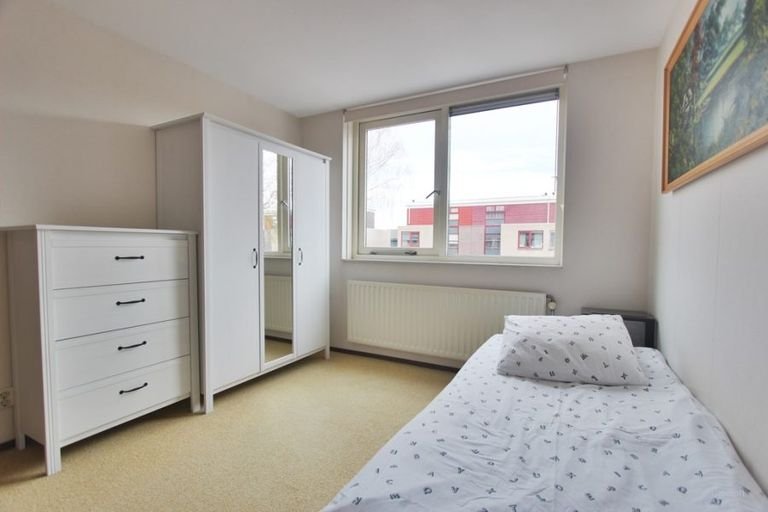 Ruime gezinswoning met serre in Almere - Afbeelding 19