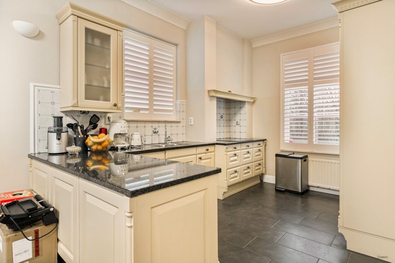 Vrijstaand huis van 334m² in Amerikaanse wijk - Afbeelding 9