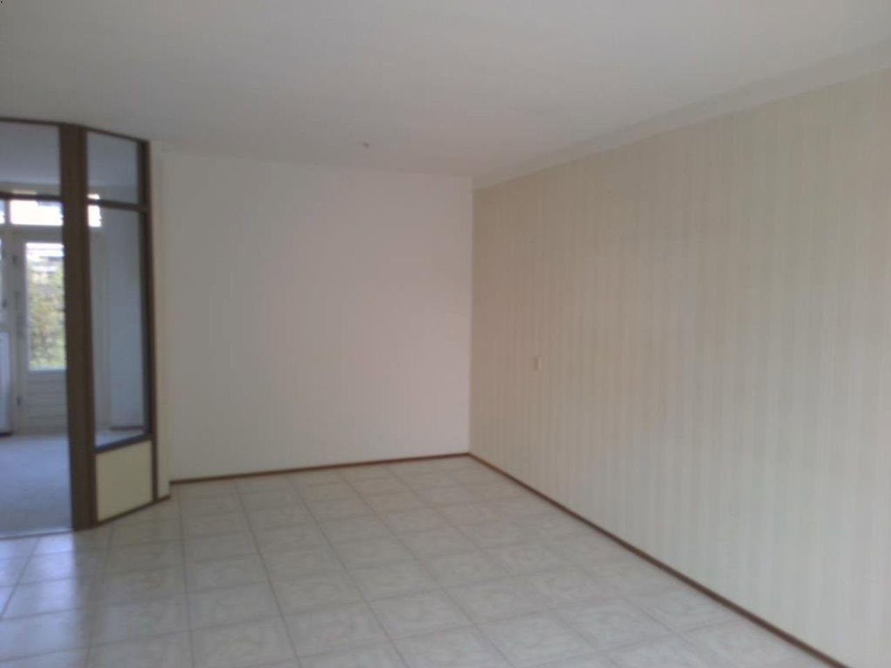 Licht huis met tuin in Hoogvliet - Afbeelding 1