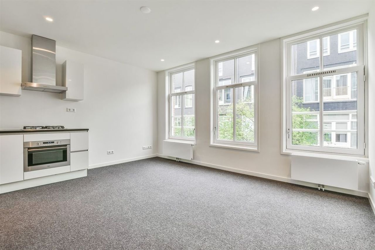 Licht 3-kamerappartement in hartje Pijp - Afbeelding 2