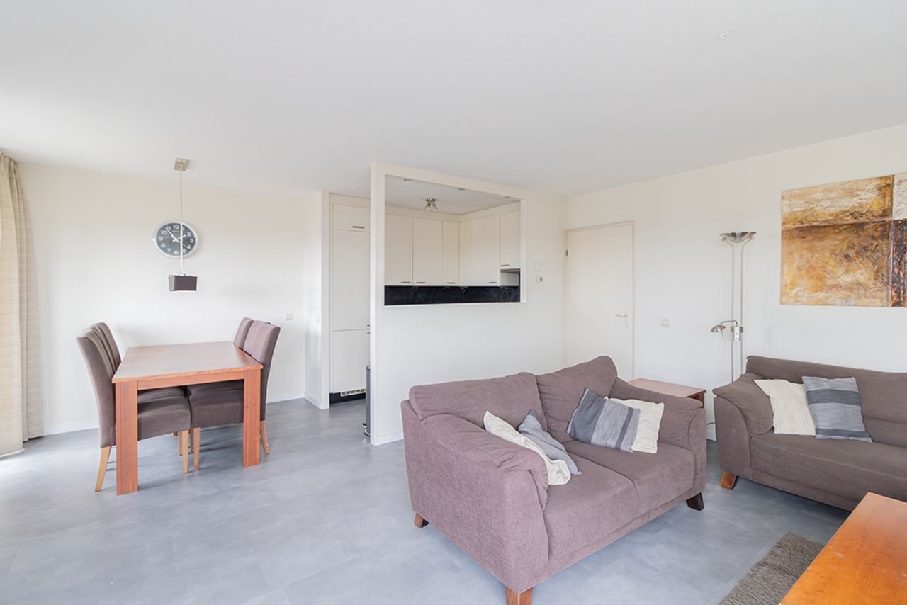 Licht 3-kamer appartement in Westwijk - Afbeelding 4