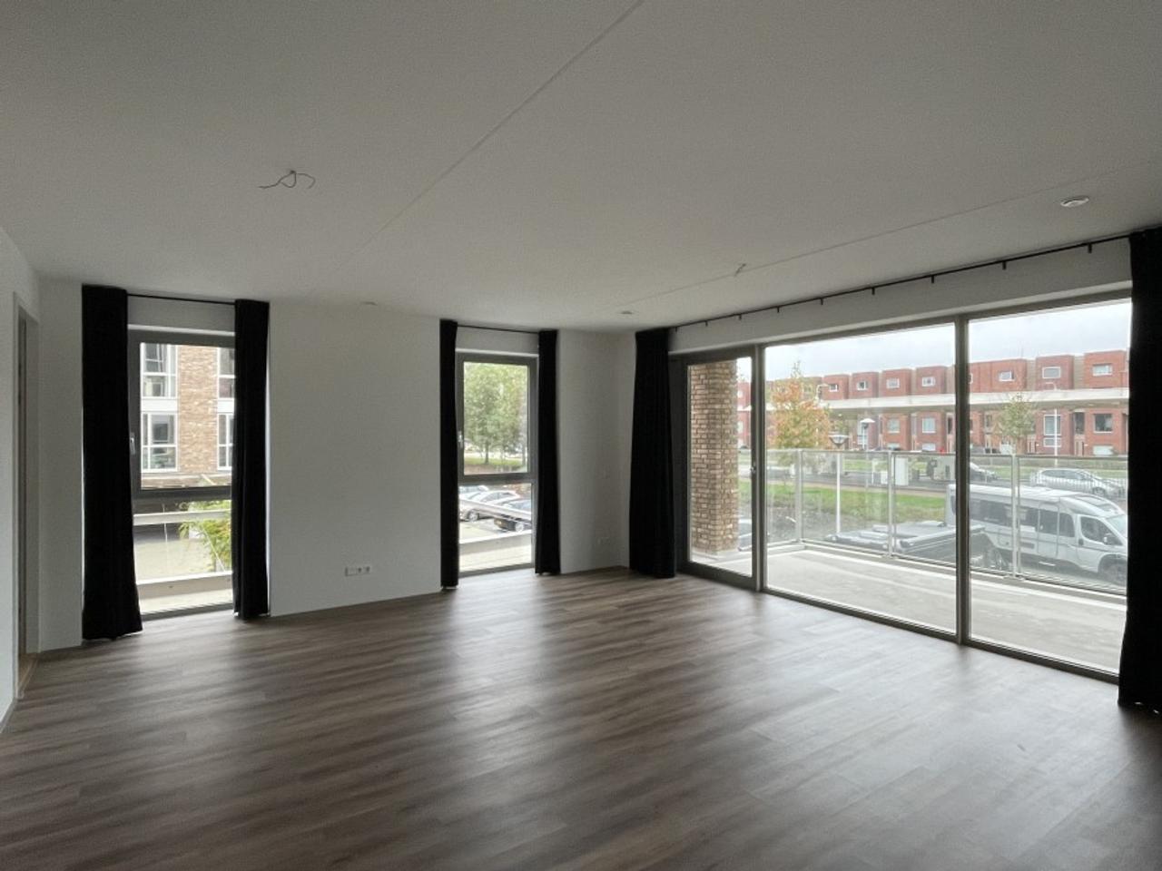 104 m² Apartment with 3 Bedrooms - Image 3