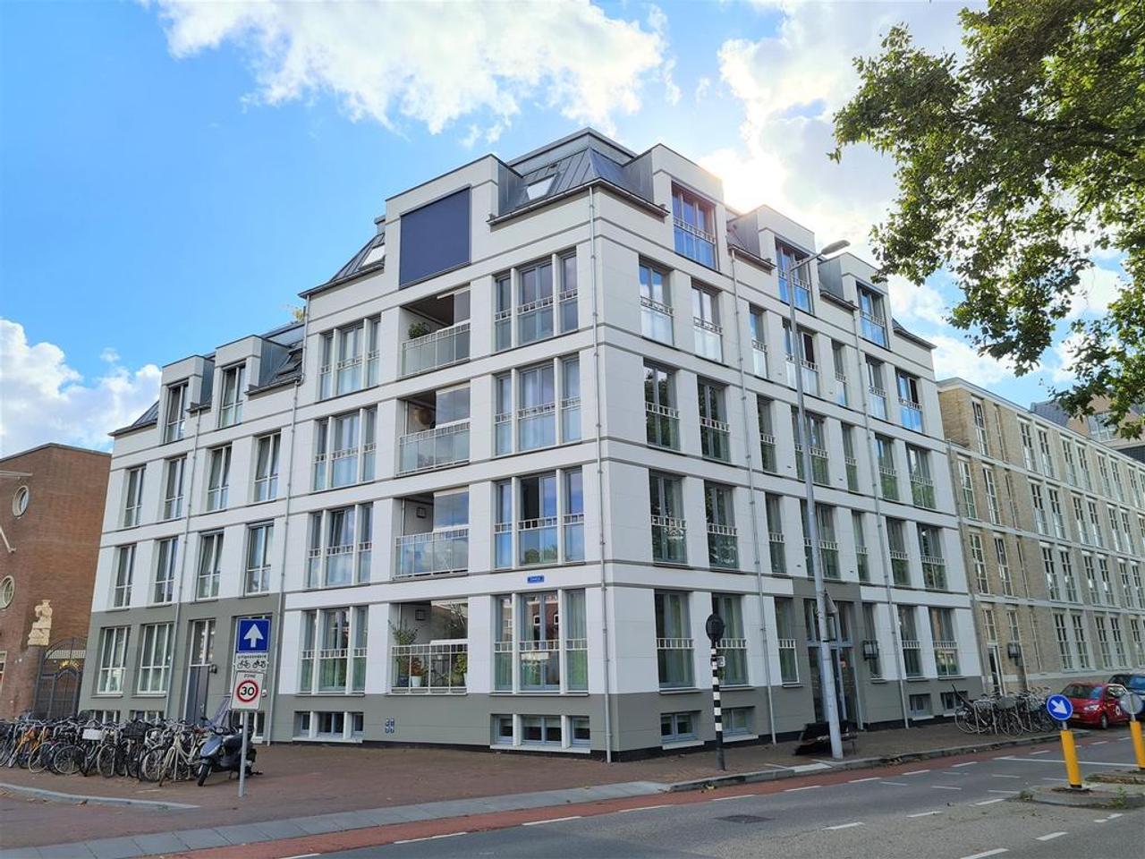 91m² Corner Apartment on the Vecht River - Image 1