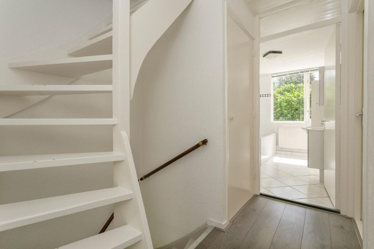 Spacious family home with garden in Prinsejagt - Image 8