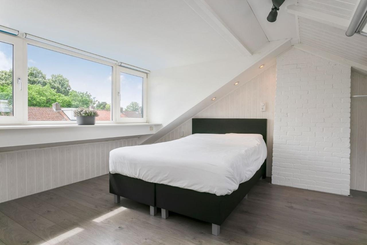 Spacious family home with garden in Prinsejagt - Image 17