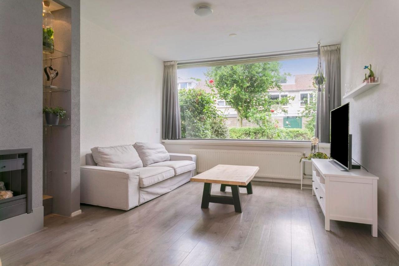 Spacious family home with garden in Prinsejagt - Image 2