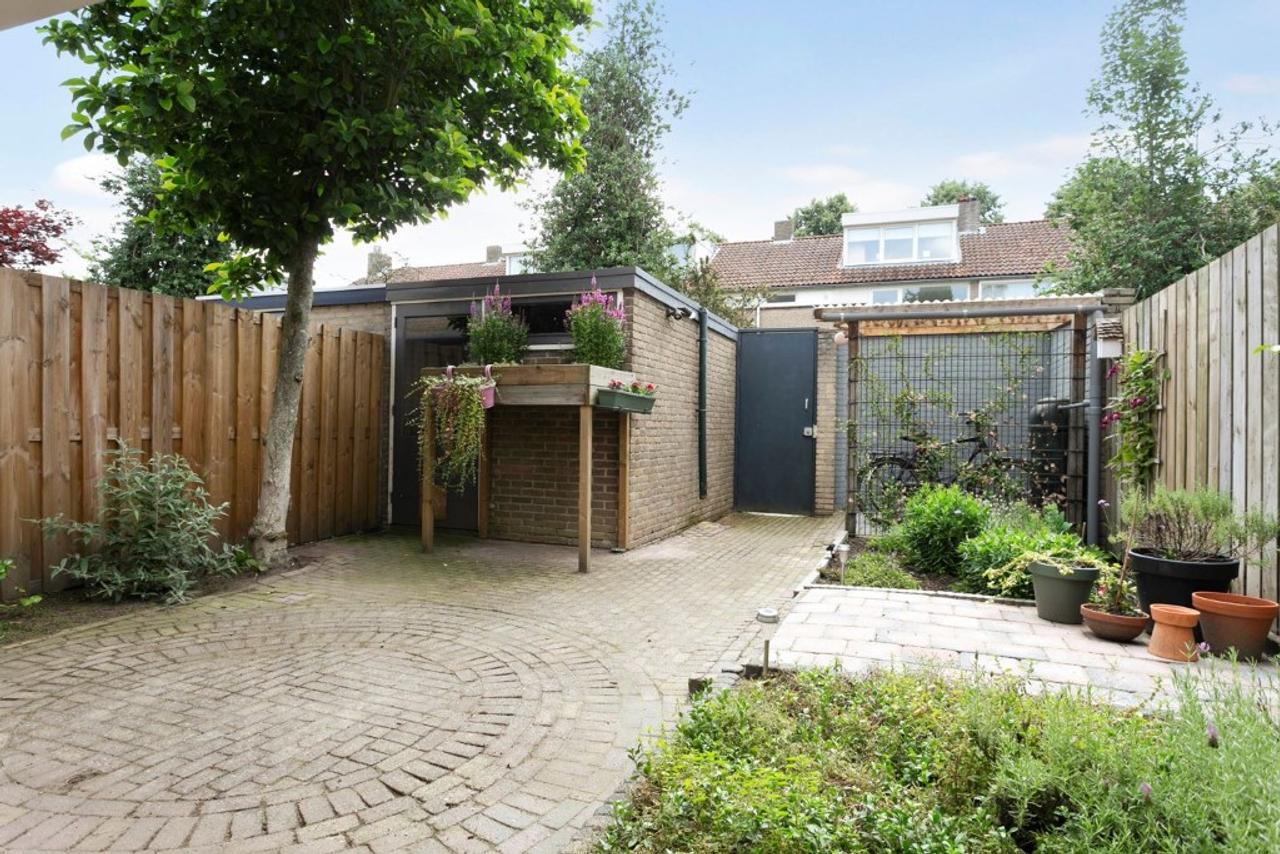 Spacious family home with garden in Prinsejagt - Image 20