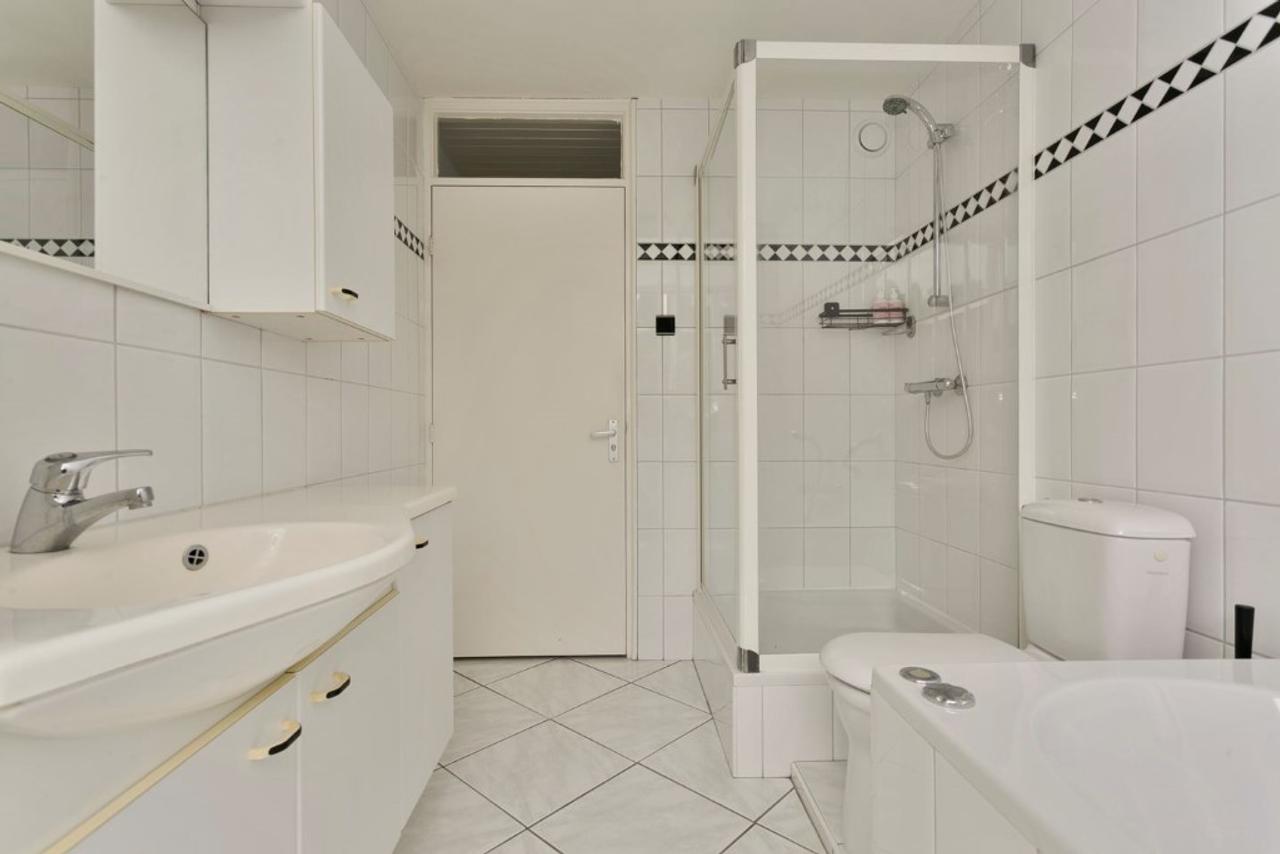 Spacious family home with garden in Prinsejagt - Image 13