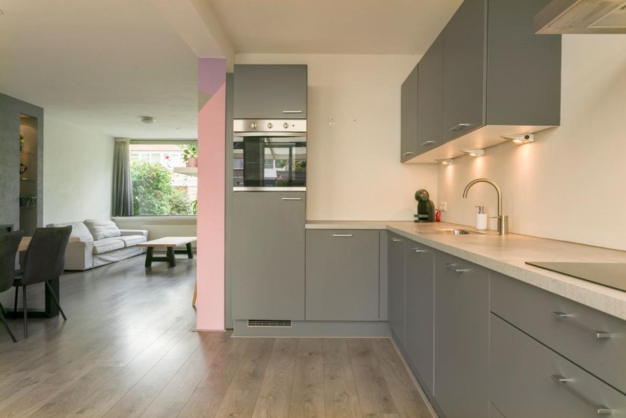Spacious family home with garden in Prinsejagt - Image 7