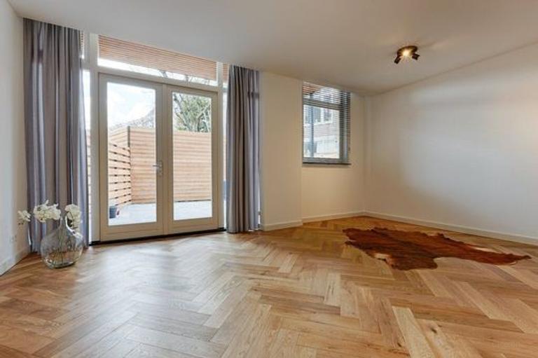 Ground-floor apartment with garden and 2 bedrooms - Image 3