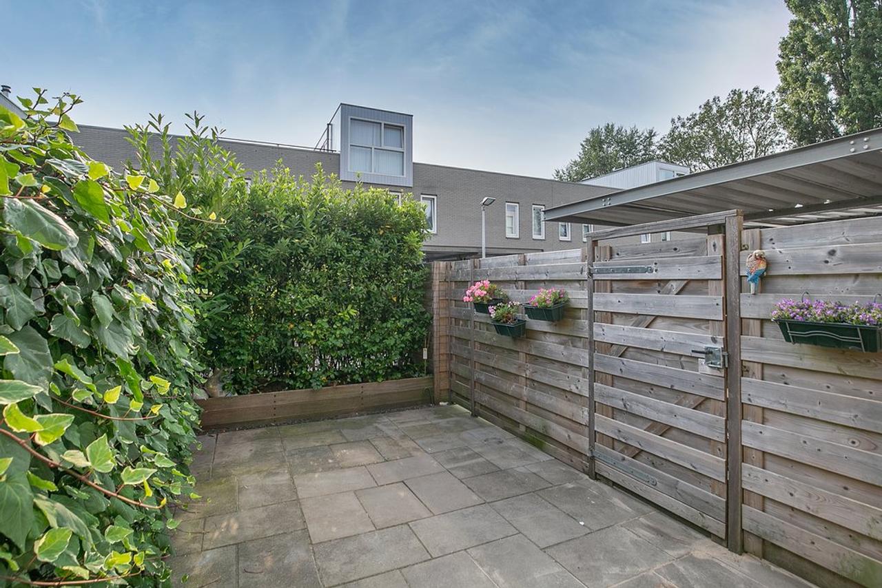 123 m² gezinswoning met tuin en parkeerplek - Afbeelding 2