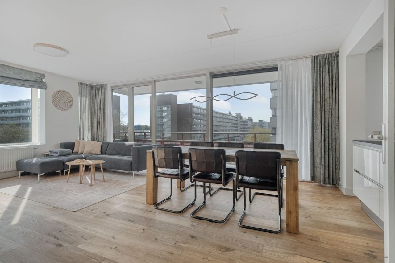 120 m² penthouse with sunny balcony - Image 5
