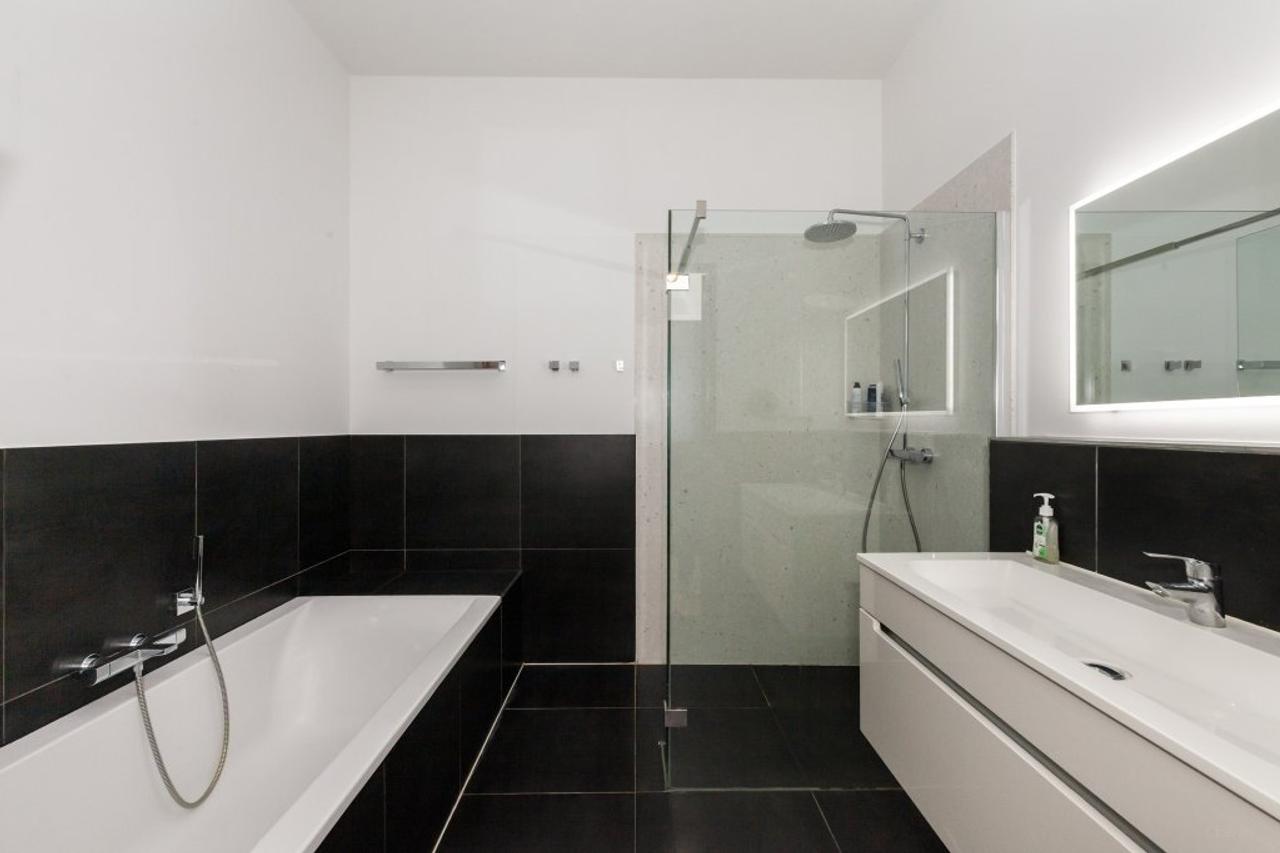 Licht 101m² appartement met weids uitzicht - Afbeelding 20