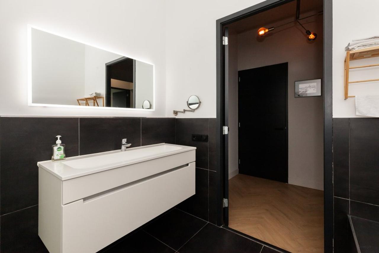 Licht 101m² appartement met weids uitzicht - Afbeelding 24