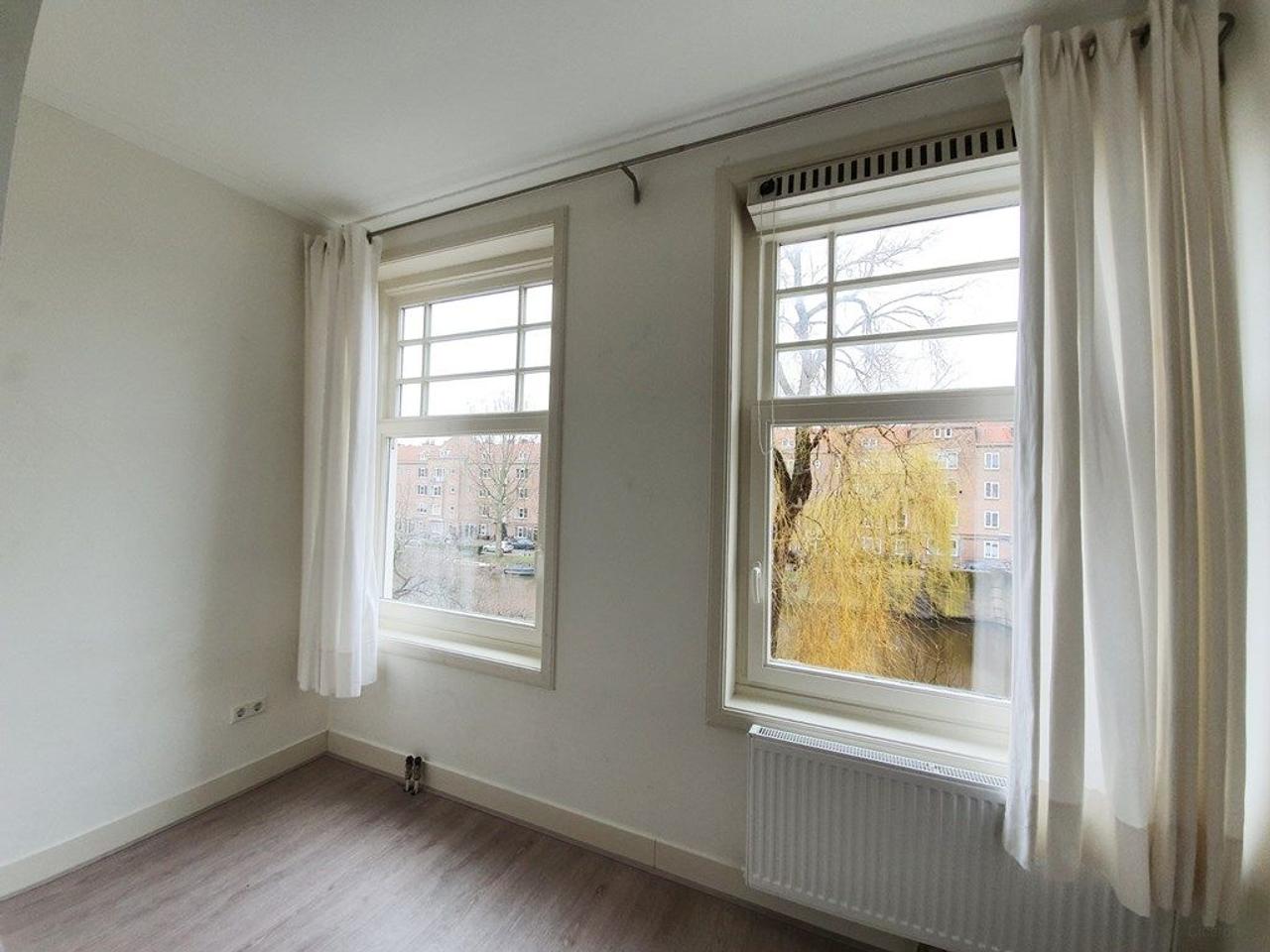 3-Bedroom Apartment on Amstelkade - Image 20