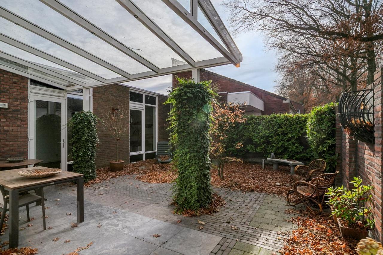 Spacious Living: 4 Bedrooms and Garage in Weert - Image 25