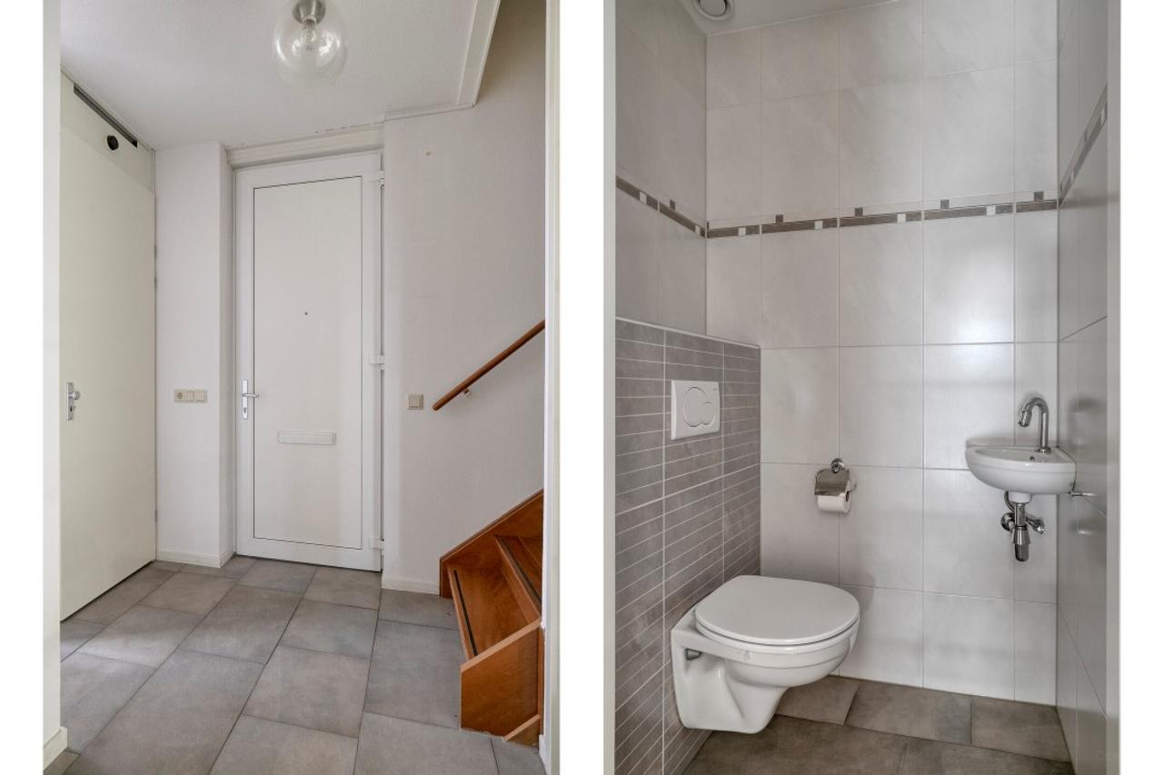 Spacious Living: 4 Bedrooms and Garage in Weert - Image 4