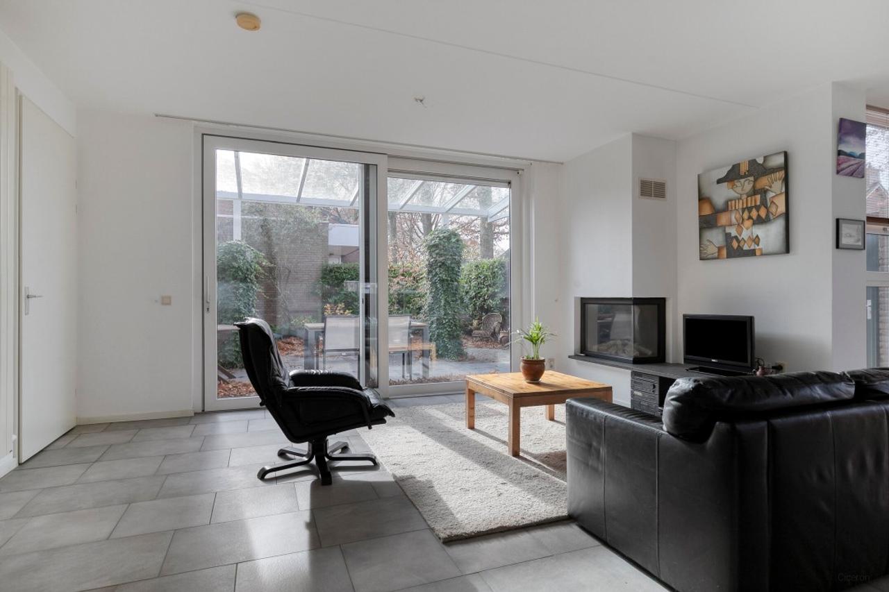 Spacious Living: 4 Bedrooms and Garage in Weert - Image 7