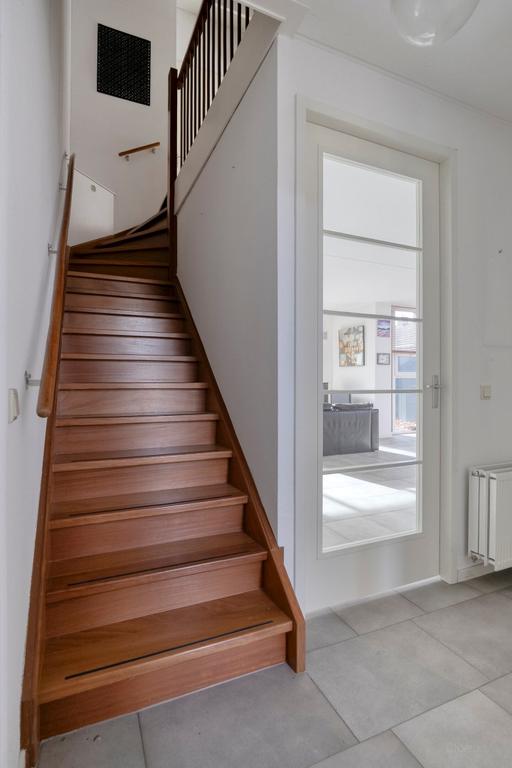 Spacious Living: 4 Bedrooms and Garage in Weert - Image 18