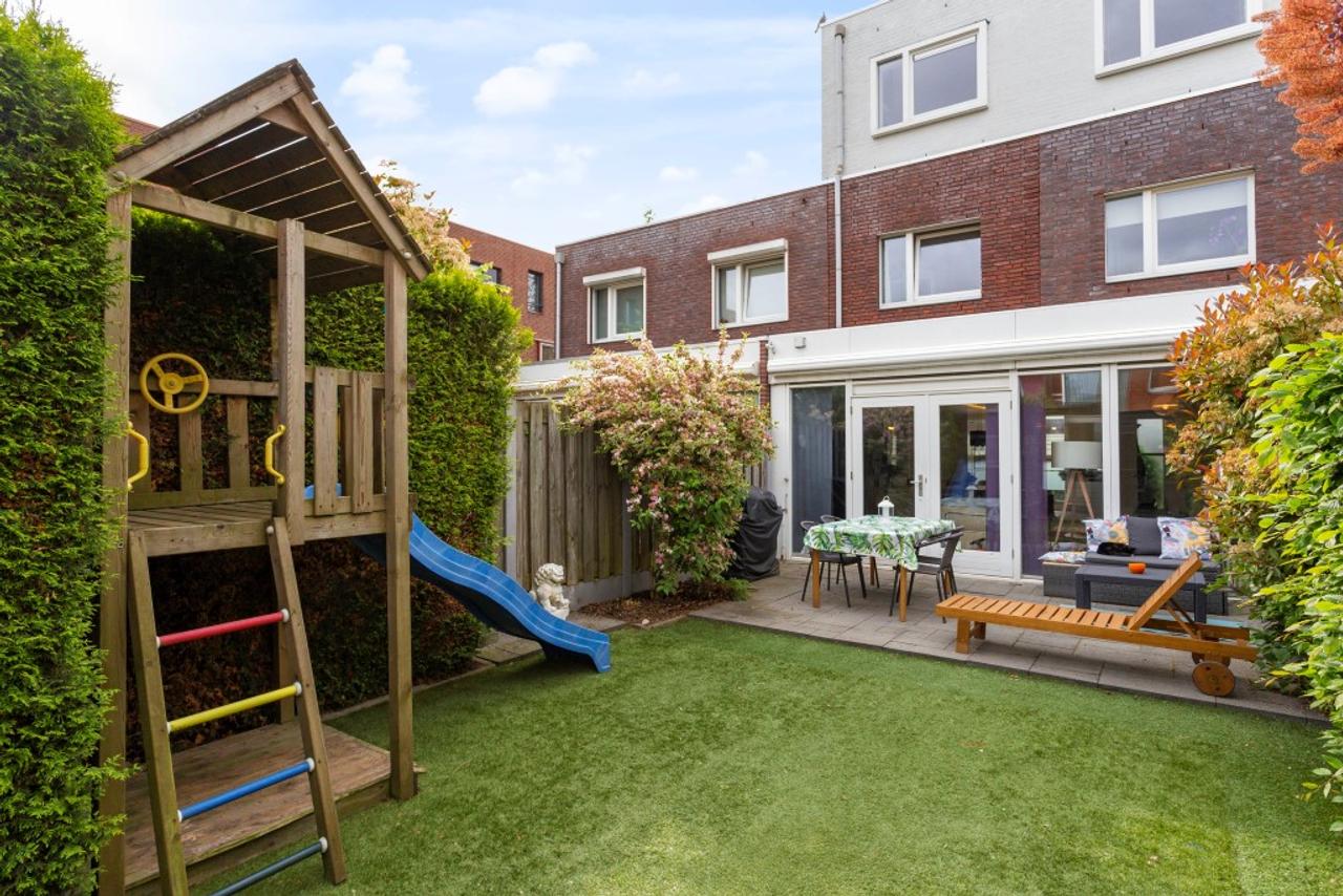 Spacious house (160m²) near ASML and International School - Image 21