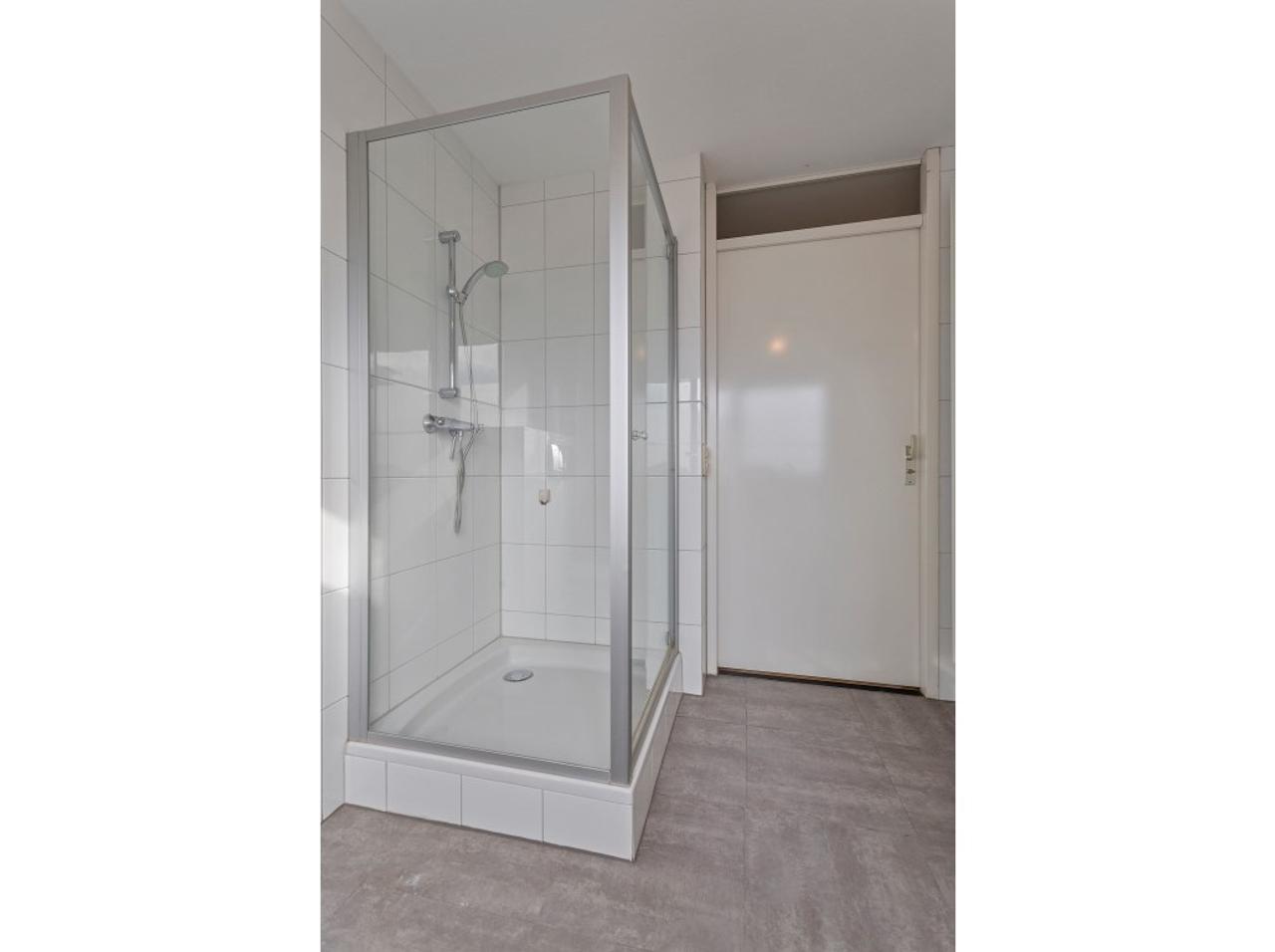 Spacious house (160m²) near ASML and International School - Image 14