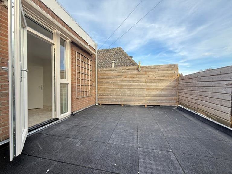 Bovenwoning met houtkachel en terras - Afbeelding 14