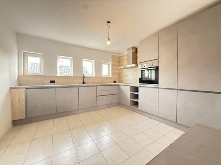 Bovenwoning met houtkachel en terras - Afbeelding 6