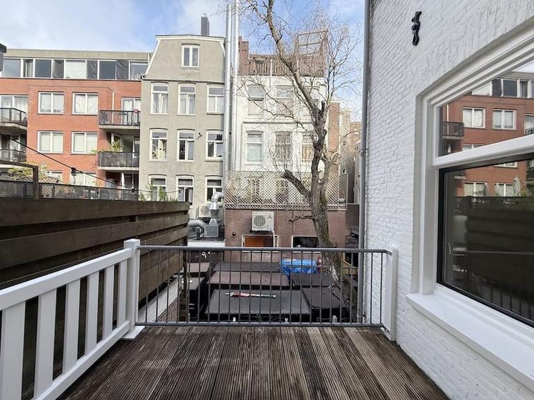 Available Now: 3 Bedrooms in De Pijp - Image 4